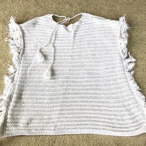 Lilly Pulitzer White sleeveless sweater/poncho